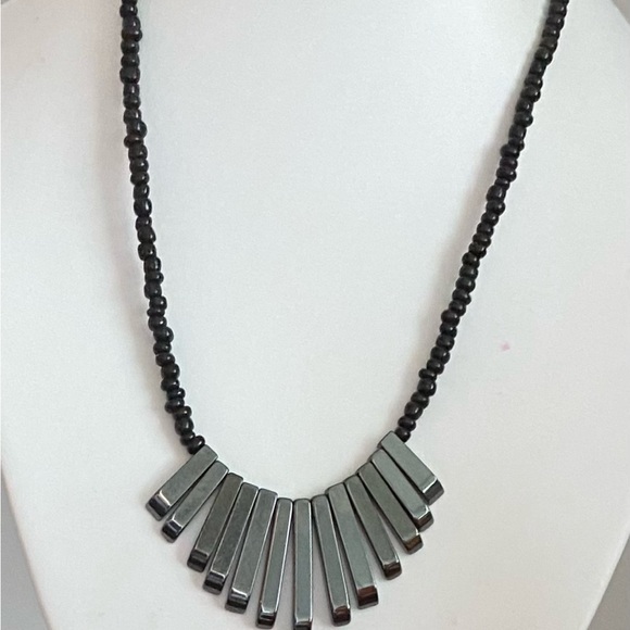 Hematite fan Necklace NEW!!! - Picture 2 of 2